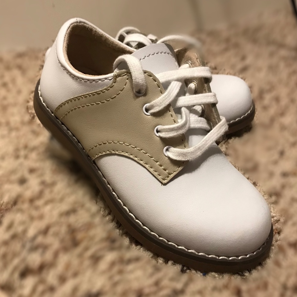 Footmates saddle shoe white / ecru size 8